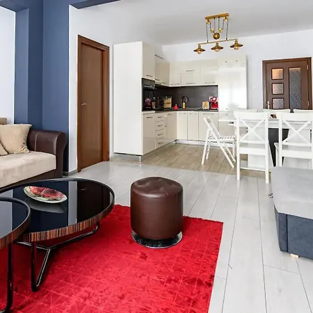 דירה 10 Seconds Away From The Main Street, Free Secured Parking *