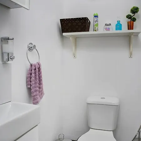 דירה 10 Seconds Away From The Main Street, Free Secured Parking סופיה