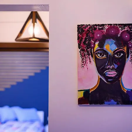 10 Seconds Away From The Main Street, Free Secured Parking דירה