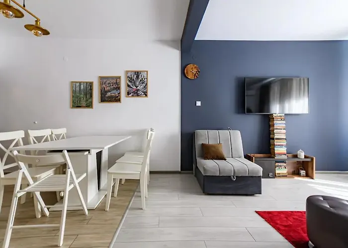 10 Seconds Away From The Main Street, Free Secured Parking Apartmán