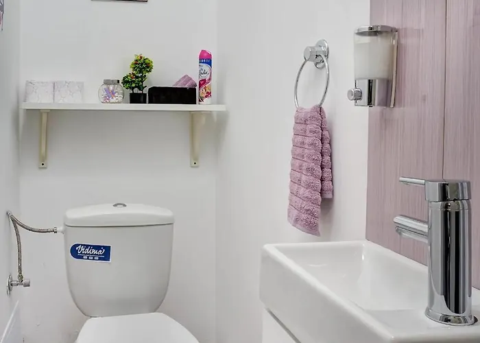 10 Seconds Away From The Main Street, Free Secured Parking